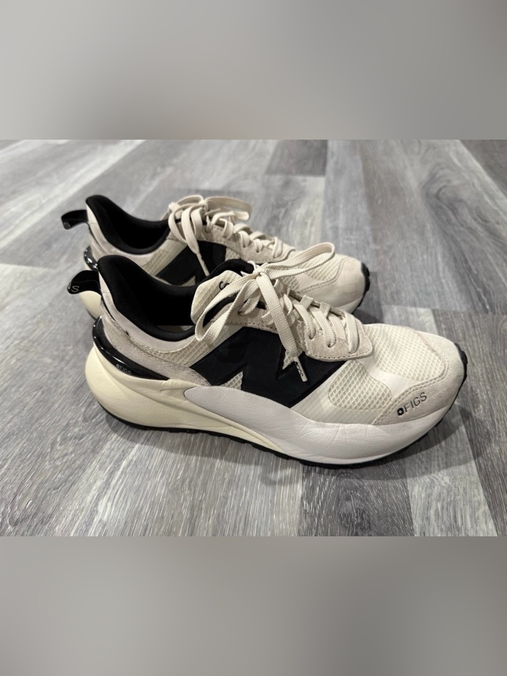 FIGS New Balance Unisex Athletic Sneakers U3447LC White/Black/Cream M7/W8.5